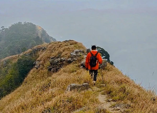 Đỉnh Phia Pò - điểm trekking mới, "nóc nhà" của Lạng Sơn
