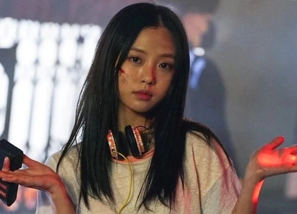 Go Min Si thoát mác 'con cưng' Netflix, trở thành diễn viên được yêu mến toàn cầu