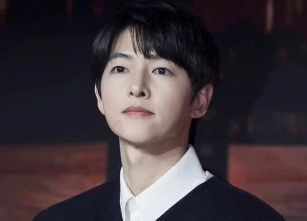Song Joong Ki được bình chọn là Ngôi sao có cuộc sống tốt hơn hậu ly hôn