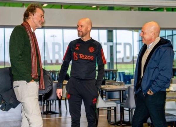 Ten Hag lần đầu nói về cuộc đàm phán gia hạn kéo dài 4 tiếng với Man Utd