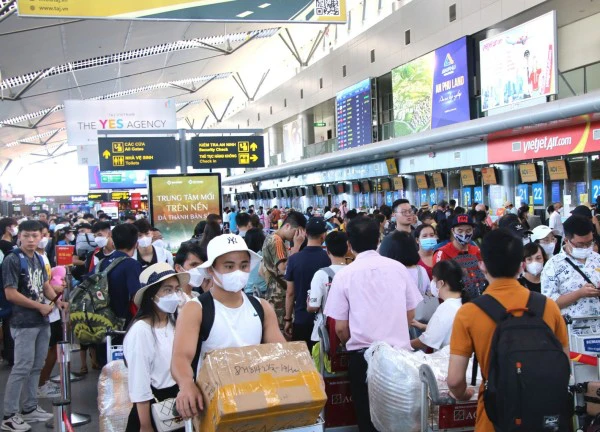 Hành khách tung tin có lựu đạn, chuyến bay từ Đà Nẵng phải tạm dừng để kiểm tra