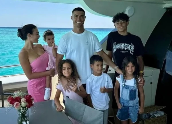 Nụ cười của Ronaldo