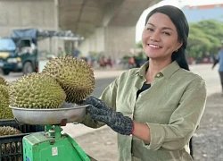 Nữ nghệ sĩ cải lương đình đám bán sầu riêng, vừa cất giọng đã làm cõi mạng dậy sóng