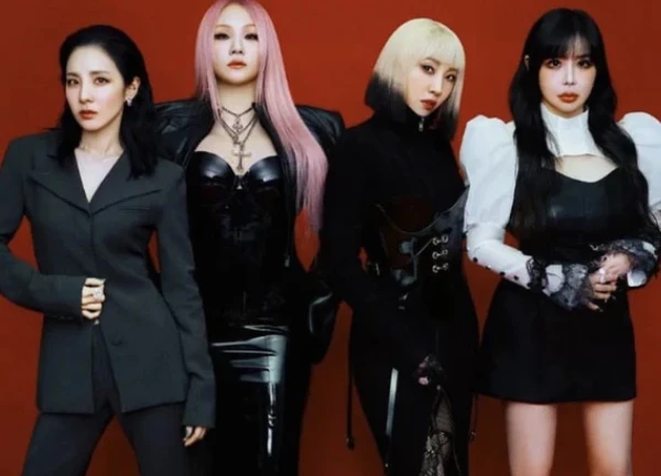 2NE1 chăm chỉ tập dợt trước thềm comeback