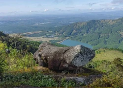 Leo đỉnh Chư Nâm, ngắm núi lửa Chư Đăng Ya, núi Hàm Rồng