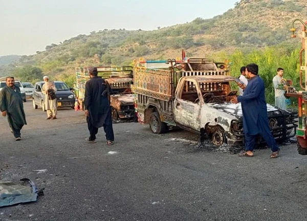 Phiến quân làm loạn ở Pakistan, 73 người thiệt mạng