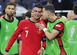 Ronaldo 'đính chính' vụ khóc, đưa ra tuyên bố gây tranh cãi