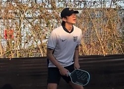 SOOBIN khoe visual cực bén trên sân pickleball, phản ứng ra sao về bức ảnh hẹn hò bạn gái trên sân tập?