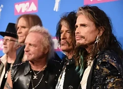 Aerosmith nghỉ lưu diễn vì chấn thương thanh quản của Steven Tyler