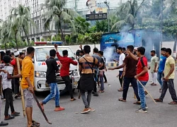 Bangladesh điều xe bọc thép kiểm soát các cuộc biểu tình bạo lực đang lan rộng