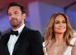 Ben Affleck hoãn đệ đơn ly hôn để giữ thể diện cho Jennifer Lopez?