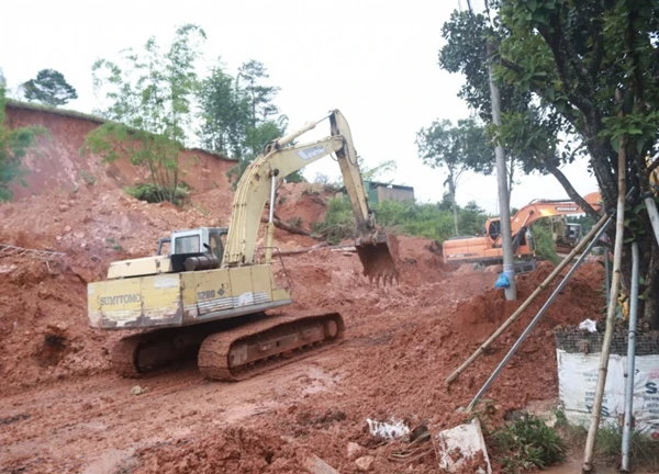 Đam Rông: Yêu cầu nghiêm túc rút kinh nghiệm trong vụ sạt lở đất tại Đạ K'Nàng