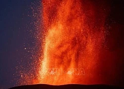 Italy: Sân bay ở Sicily giảm hoạt động vì núi lửa phun trào