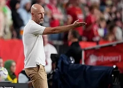 Ten Hag than trời vì MU phung phí