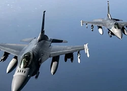 NATO công bố video phi công Ukraine học lái tiêm kích F-16