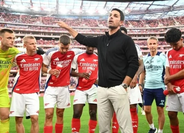 HLV Mikel Arteta gây sốc và nguy cơ bị Arsenal sa thải