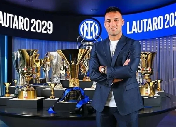 Tiền đạo Lautaro Martinez chính thức ký hợp đồng mới với Inter Milan