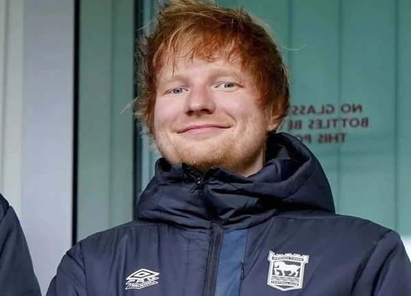 Ed Sheeran đầu tư vào bóng đá