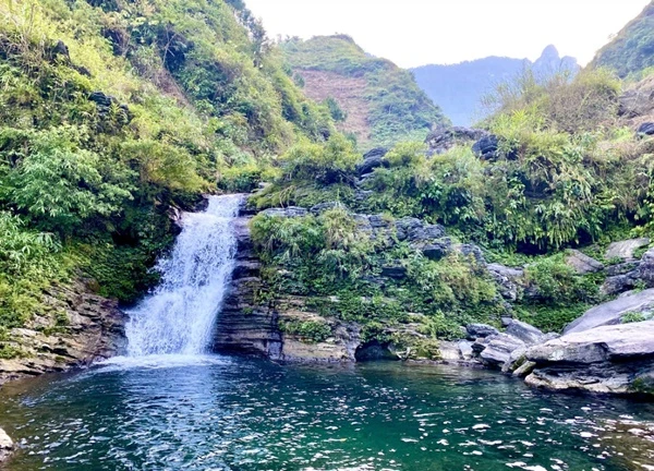 Vòng quanh Hà Giang 4 ngày 3 đêm: Nơi mỗi phiến đá hát một bài ca