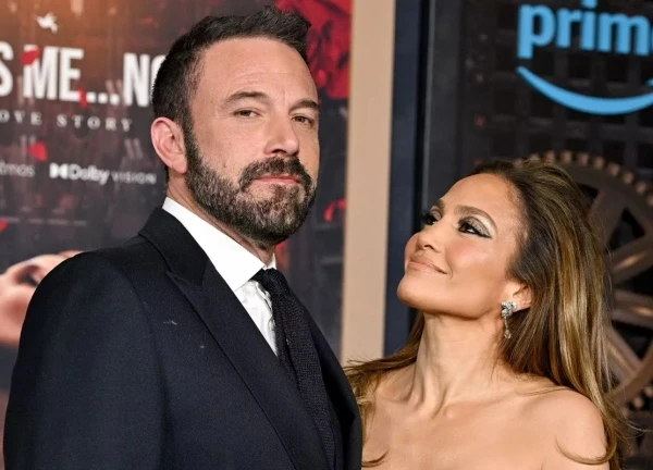 Jennifer Lopez nộp đơn ly hôn Ben Affleck sau 2 năm kết hôn