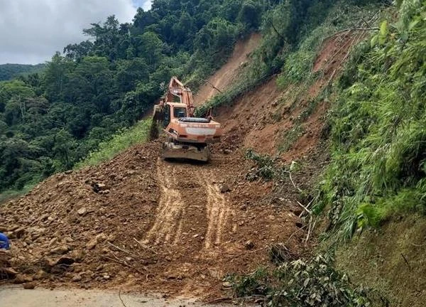 Quốc lộ 4H sạt lở lớn, chia cắt Lai Châu và Điện Biên