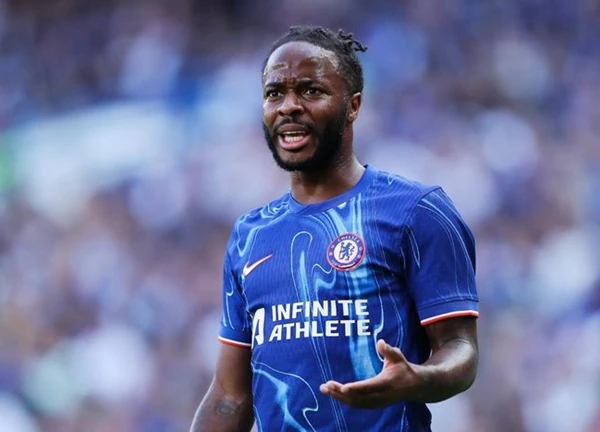 Raheem Sterling tiếp tục bị Chelsea gạt ra rìa