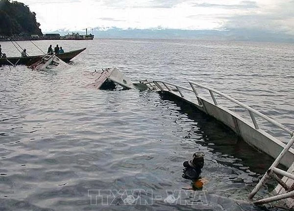 Tìm thấy 20 thi thể nạn nhân vụ đắm tàu ở CHDC Congo