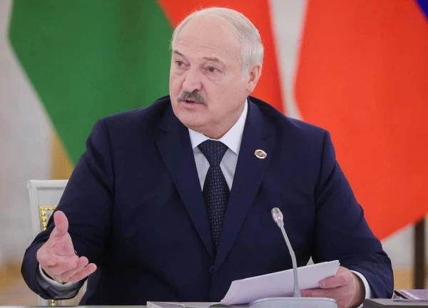 Tổng thống Lukashenko: Ukraine triển khai hơn 120.000 quân ở biên giới với Belarus