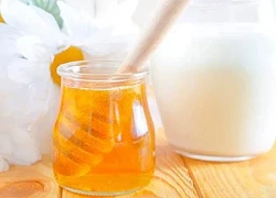 Thêm mật ong vào sữa chua mang có tác dụng gì không?