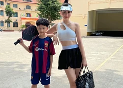 Mỹ nhân Việt chơi pickleball đâu chỉ chú tâm quần áo, tới vợt cũng rất chịu chi