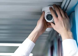 Nhà liên tục mất trộm, con rể âm thầm lắp camera thì choáng váng phát hiện sự thật về mẹ vợ