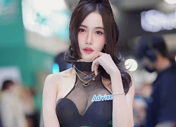 Siêu mẫu diện bikini, khoe hình thể quyến rũ