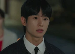 Love Next Door tập 6: Jung Hae In khoe body siêu "mlem", Jung So Min phát hiện bí mật của cậu bạn thân