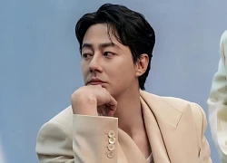 'Đệ nhất mỹ nam' Jo In Sung: Lẻ bóng tuổi 43, bị đồn yêu Song Hye Kyo