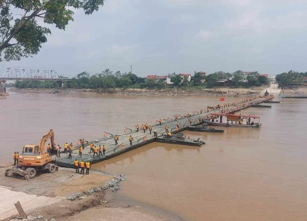 Lưu ý quan trọng khi di chuyển qua cầu phao Phong Châu