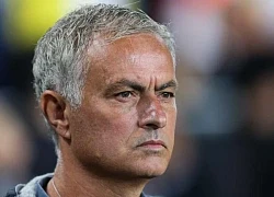 Mourinho lại mỉa mai Tottenham