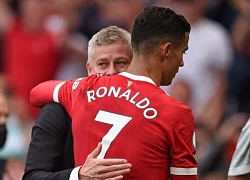 Solskjaer thừa nhận sai lầm khi MU chiêu mộ Ronaldo