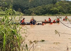 Tìm kiếm người đàn ông mất tích khi chèo thuyền qua sông Lấp