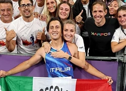 Hình ảnh vận động viên người Italia cầu hôn bạn gái tại Paralympic đầy lãng mạn