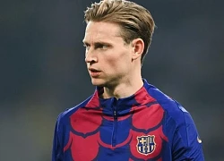 De Jong khiến Barca khó xử