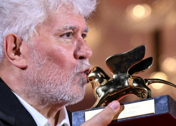 Giải Sư tử vàng 2024 tôn vinh 'trụ cột' điện ảnh Pedro Almodóvar