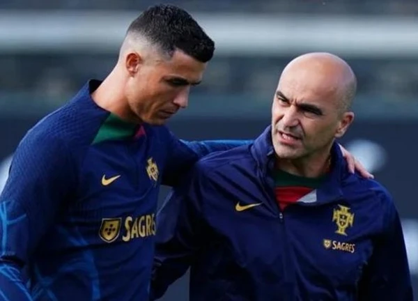 HLV Bồ Đào Nha nói về mục tiêu ghi 1000 bàn thắng của Ronaldo