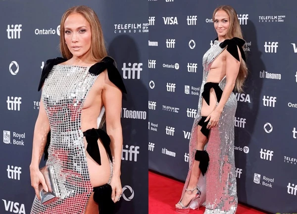 Jennifer Lopez hở bạo trong lần đầu xuất hiện sau ly hôn chồng 4