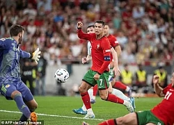 Ronaldo xin ngồi dự bị ở tuyển Bồ Đào Nha