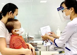 Đau mắt đỏ mùa mưa lũ và cách chăm sóc đúng