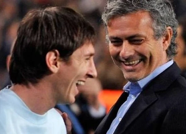 HLV Mourinho có phát ngôn bất ngờ về Messi