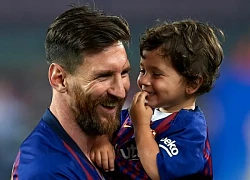 Ngồi trên khán đài, Messi sốc với hành động của quý tử