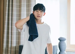 Phim 'Chuyện tình nhà bên' có Jung Hae In gây tranh cãi