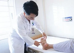 Biến dạng tay chân vì bệnh Gout