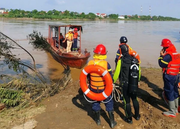 Diễn biến tìm kiếm mới nhất sau 5 ngày sập cầu Phong Châu